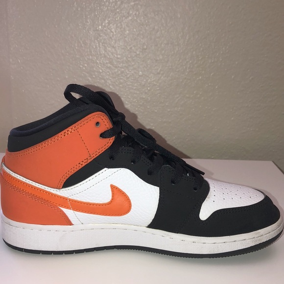 shattered backboard 1s size 7